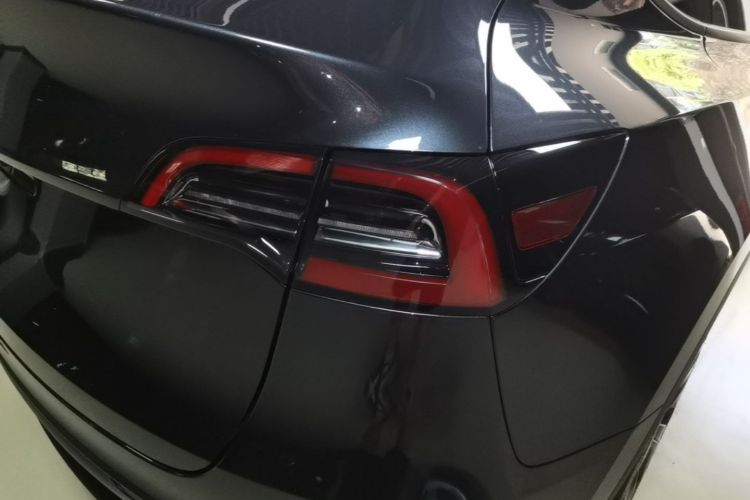 Tesla Model Y 2024 #8 Tesla Model Y 2024 car image #8