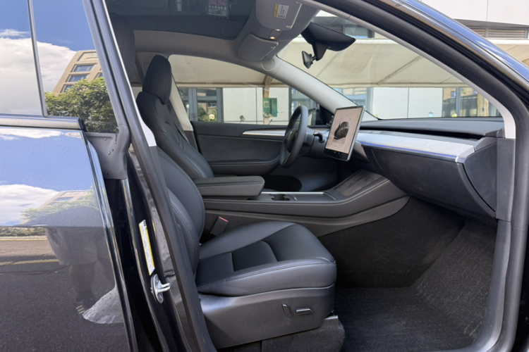 Tesla Model Y 2024 #23 Tesla Model Y 2024 car image #23