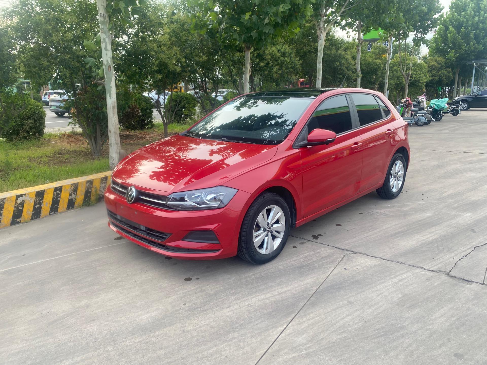 Volkswagen Polo 2021 car image 