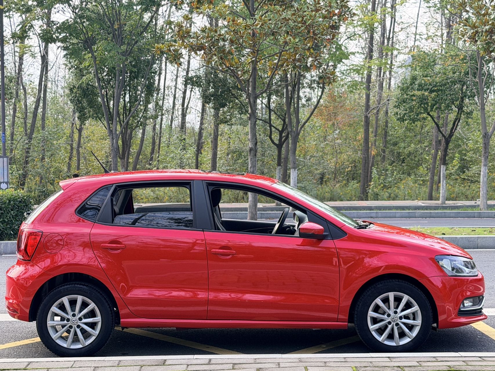 Volkswagen Polo 2015 изображение автомобиля #5