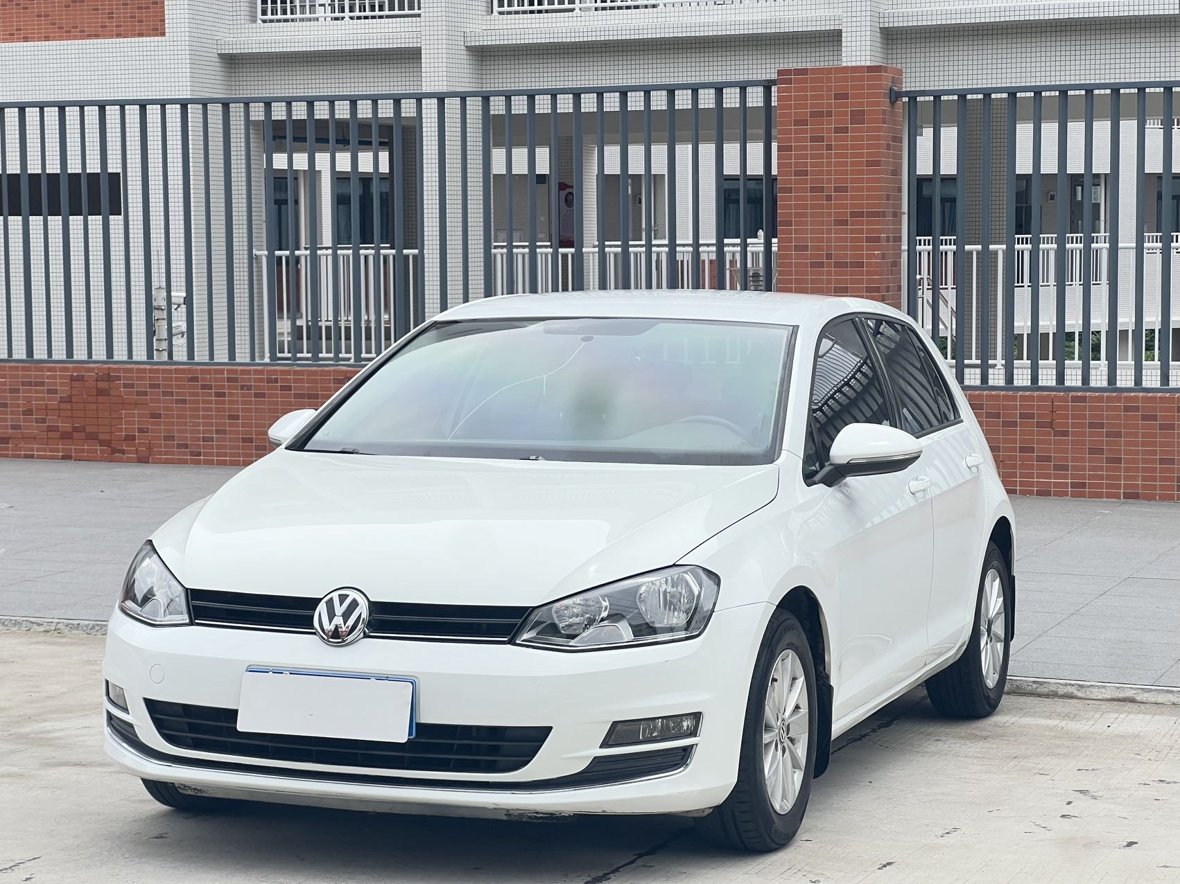Volkswagen Golf 2017 Volkswagen Golf 2017 car image