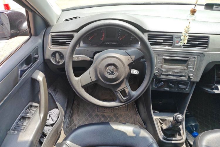 Volkswagen Santana 2016 car image #12