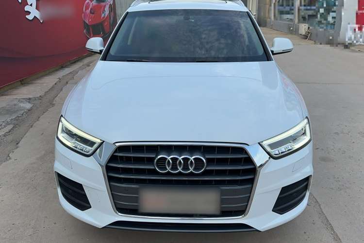 Audi Q3 2018 car image #3