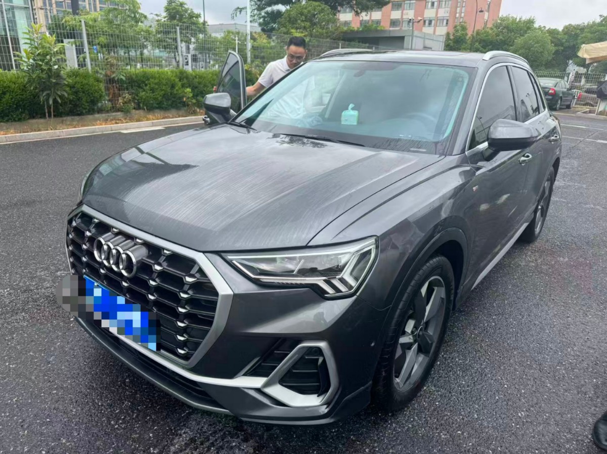 Audi Q3 2022 Audi Q3 2022 car image