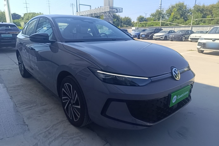 2025 car image #6