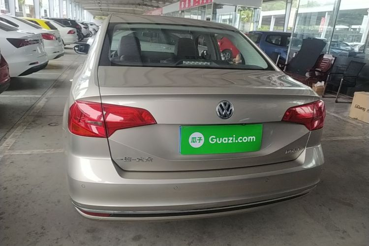 Volkswagen Bora 2017 car image #6