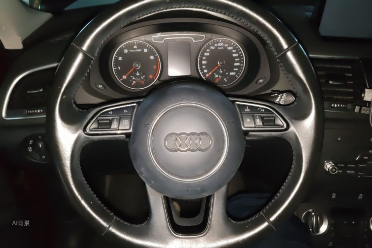 Audi Q3 2015 car image #12
