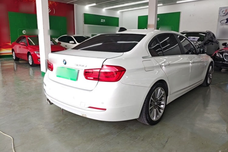 BMW 3 Series 2018 #7 BMW 3 Series 2018 car image #7