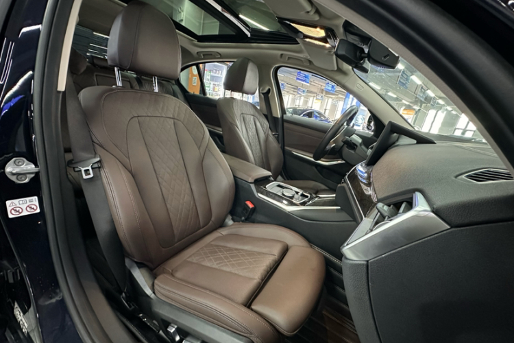 BMW 3 Series 2023 image de voiture #21