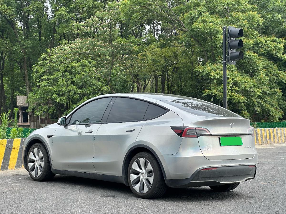 Tesla Model Y 2022 car image #4