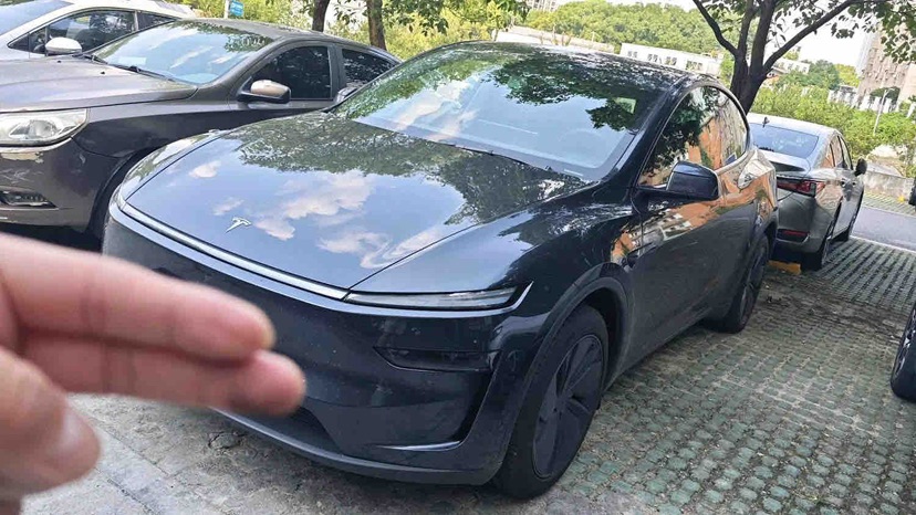 Tesla Model Y 2025 car image 