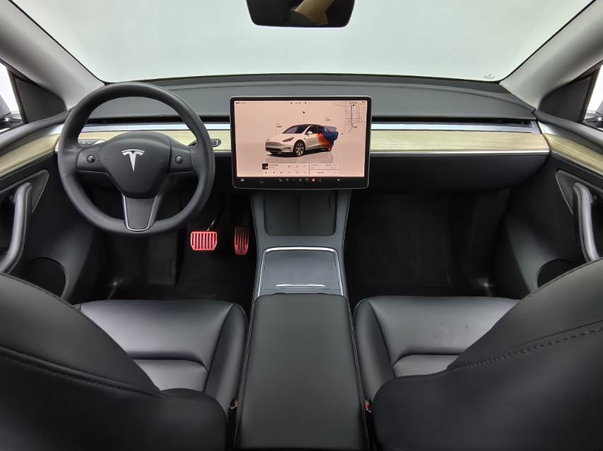 Tesla Model Y 2023 #5 Tesla Model Y 2023 car image #5