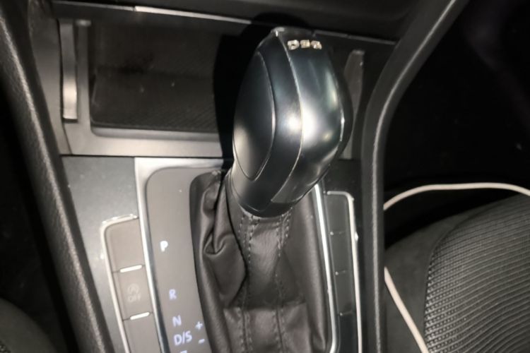 Volkswagen Golf 2019 #14 Volkswagen Golf 2019 car image #14