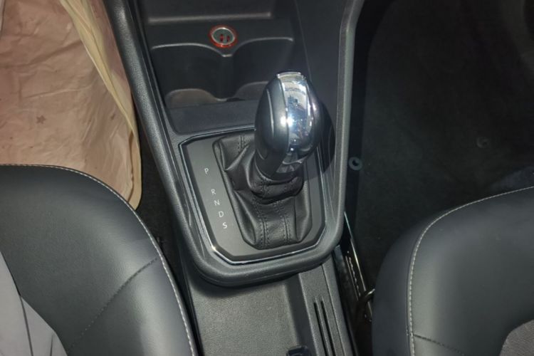 Volkswagen Santana 2017 car image #18