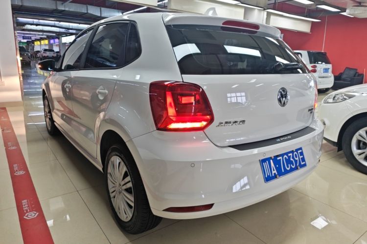 Volkswagen Polo 2016 car image #5