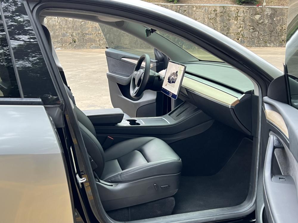 Tesla Model Y 2022 #11 Tesla Model Y 2022 car image #11