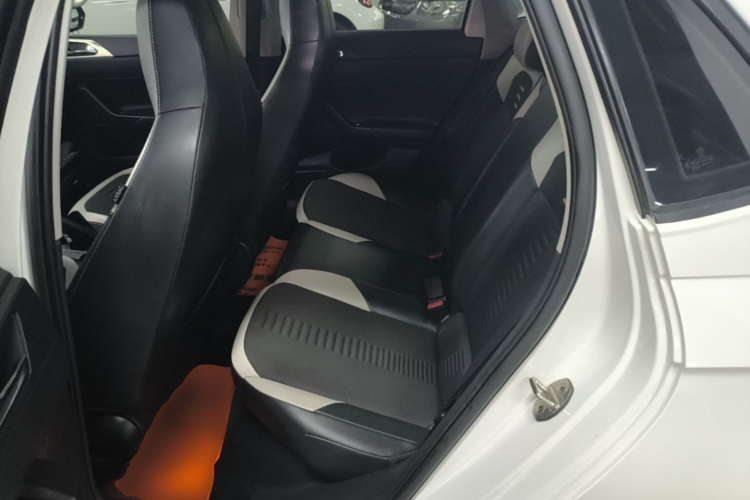 Volkswagen Polo 2019 car image #17