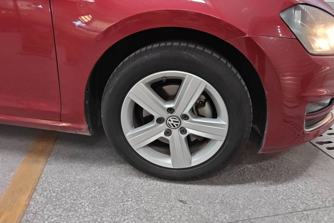 Volkswagen Golf 2015 car image #9