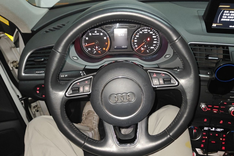 Audi Q3 2017 #13 Audi Q3 2017 car image #13