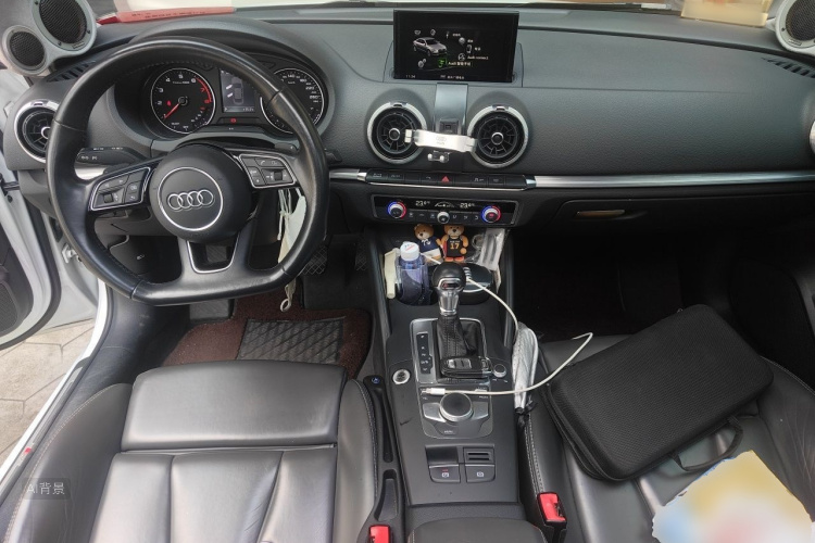 Audi A3 2019 car image #11