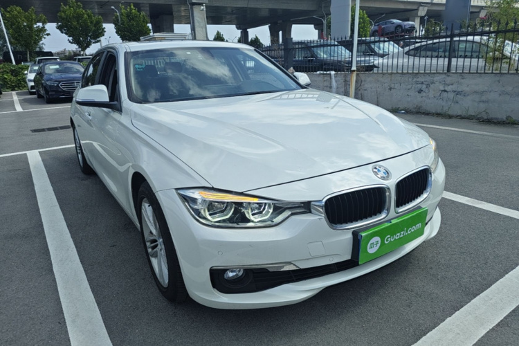 BMW 3 Series 2017 #4 BMW 3 Series 2017 car image #4
