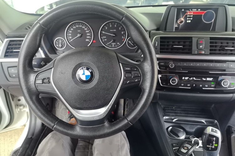 BMW 3 Series 2017 #11 BMW 3 Series 2017 car image #11