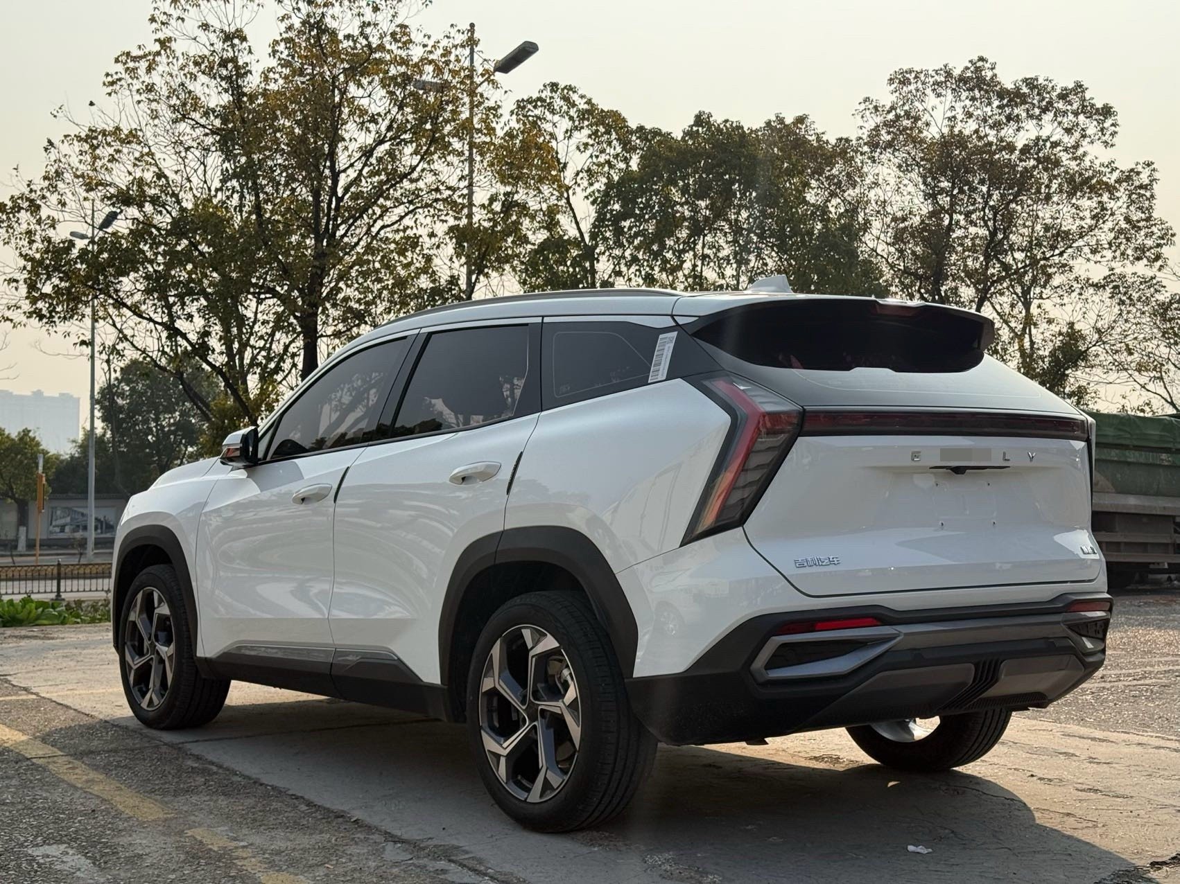 GEELY Boyue L 2023 car image #9