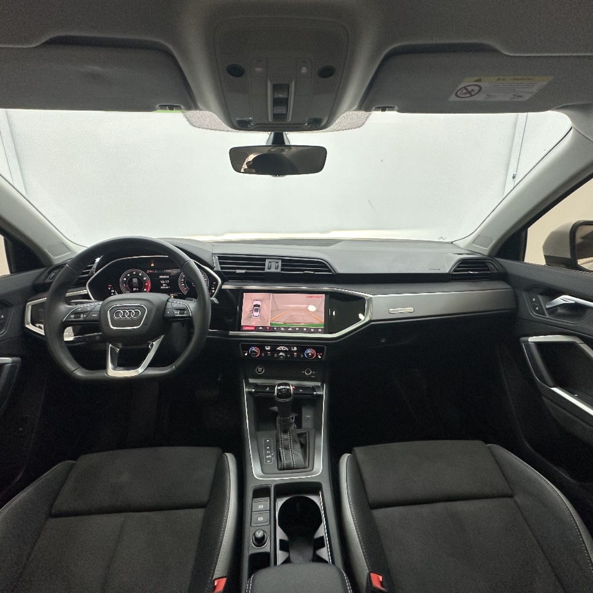 Audi Q3 2022 car image #7