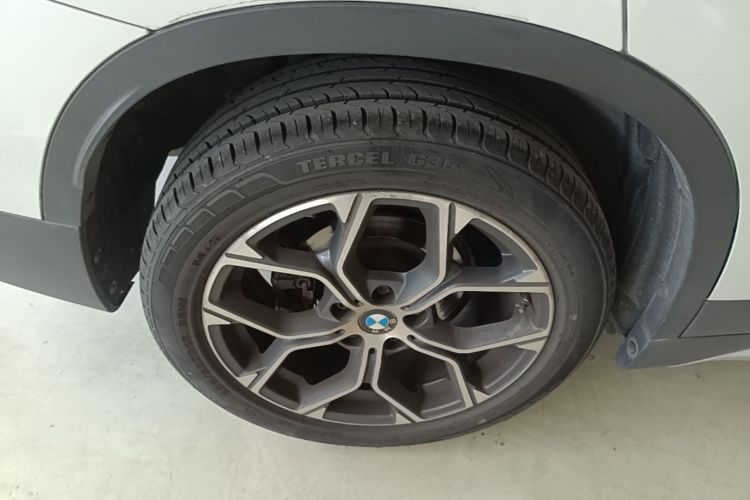 BMW X1 2020 car image #10