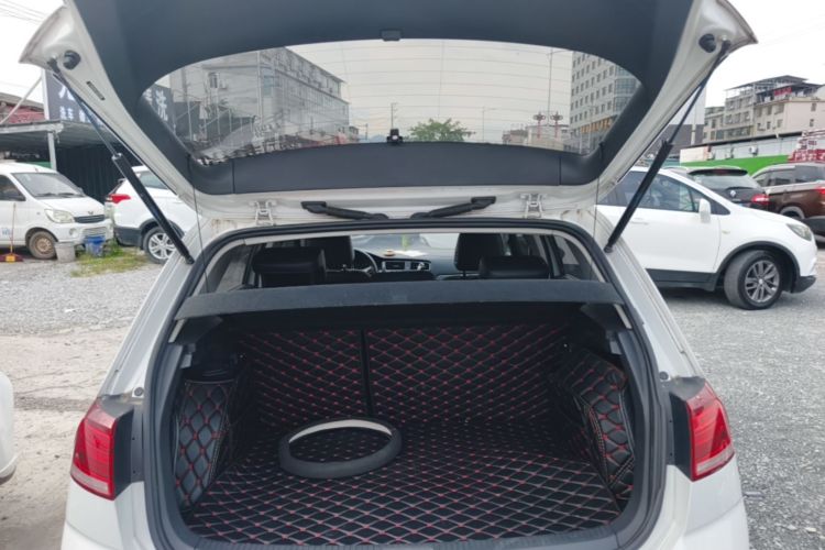 Volkswagen Golf 2018 car image #19