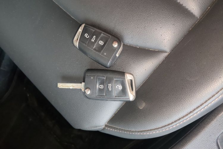 Volkswagen Tharu 2019 immagine di auto #14