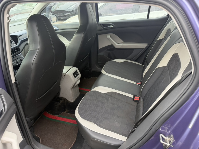 Volkswagen T-Cross 2019 immagine di auto #7