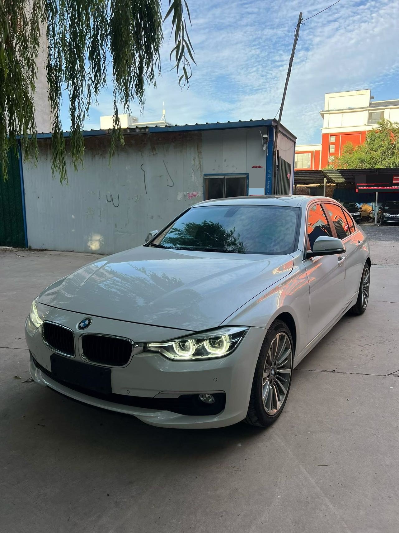 BMW 3 Series 2019 car image 