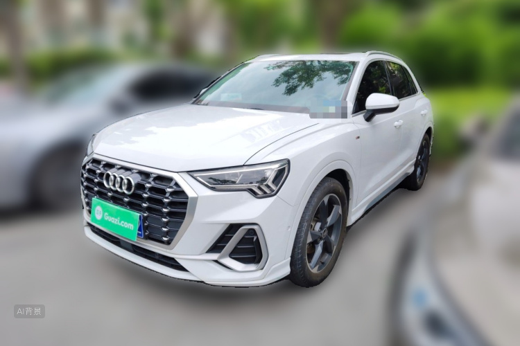 Audi Q3 2022 car image #2