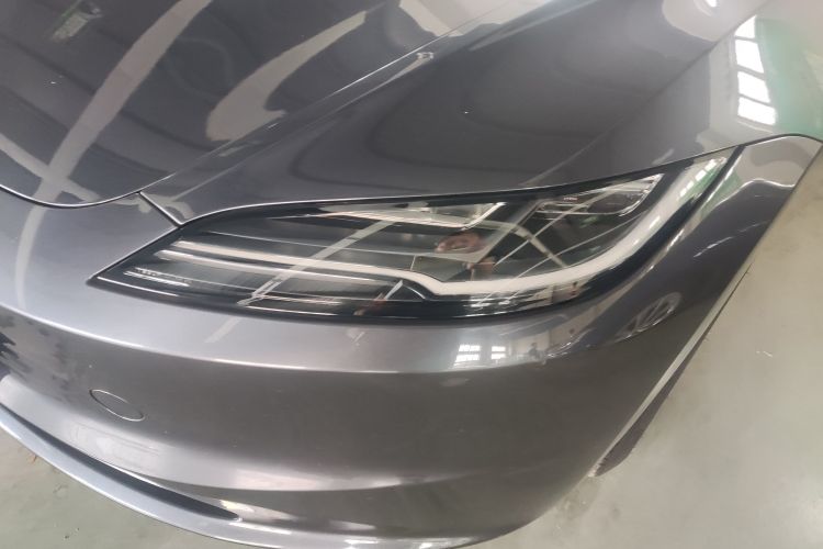 Tesla Model 3 2024 car image #21