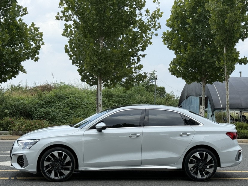 Audi A3 2024 car image #3