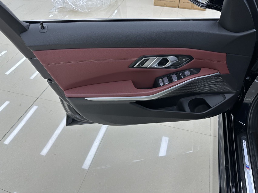 BMW 3 Series 2023 #9 BMW 3 Series 2023 car image #9