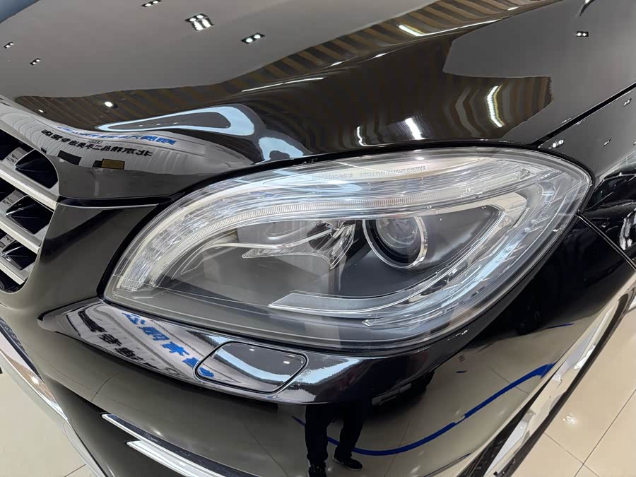 Mercedes-Benz M Class 2015 car image #23