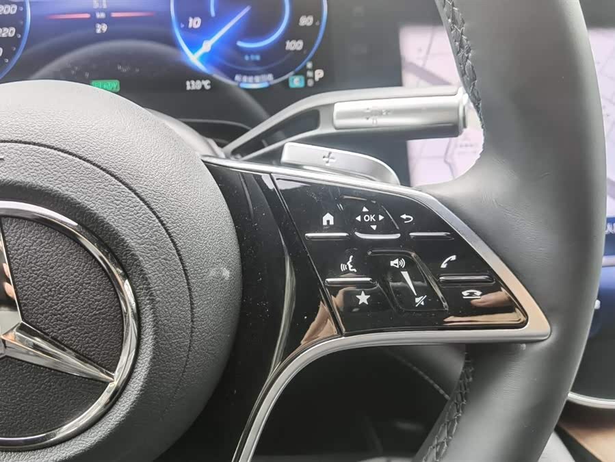 Mercedes-Benz EQS Class car image #23