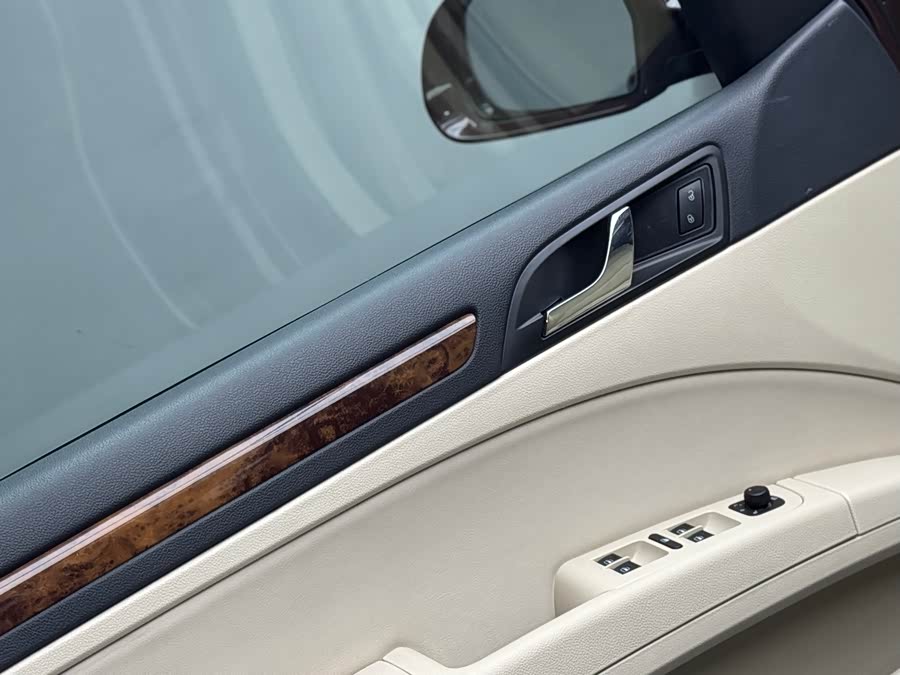 Skoda Superb 2013 car image #23