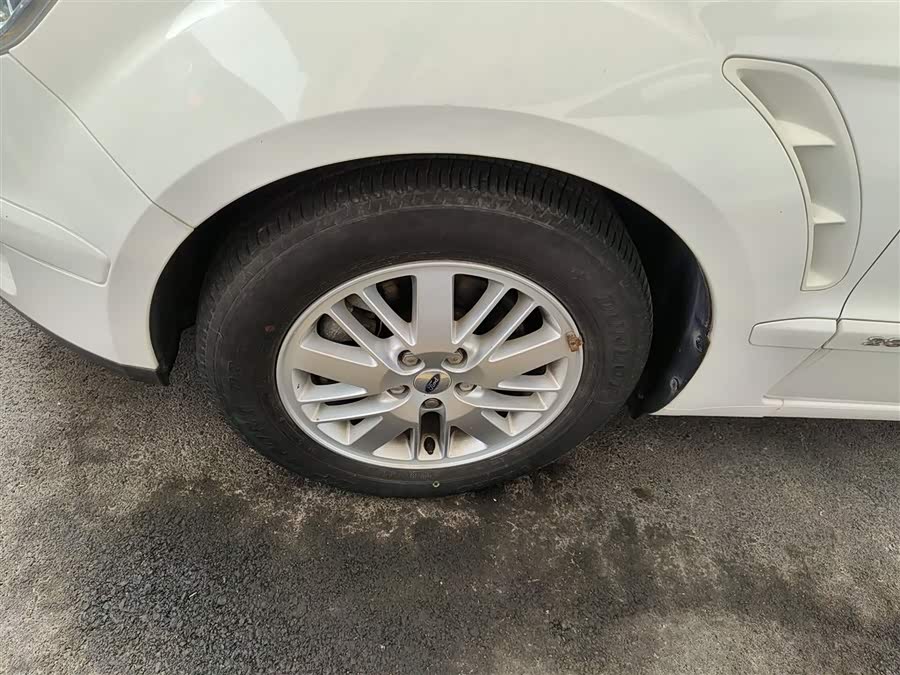 Ford S-MAX 2013 изображение автомобиля #23