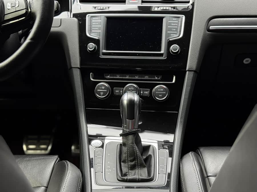 Volkswagen Golf (Imported) 2016 imagem de carro #23