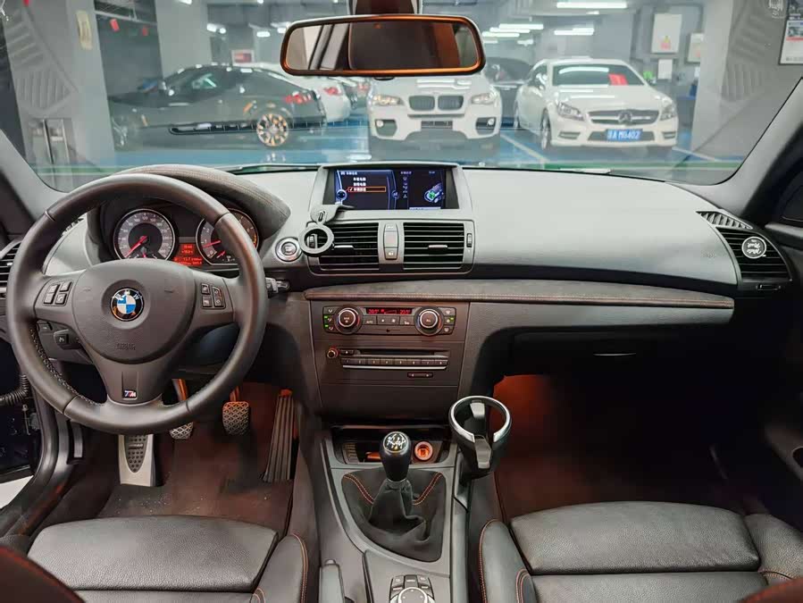 BMW 1 Series M 2012 car image #23