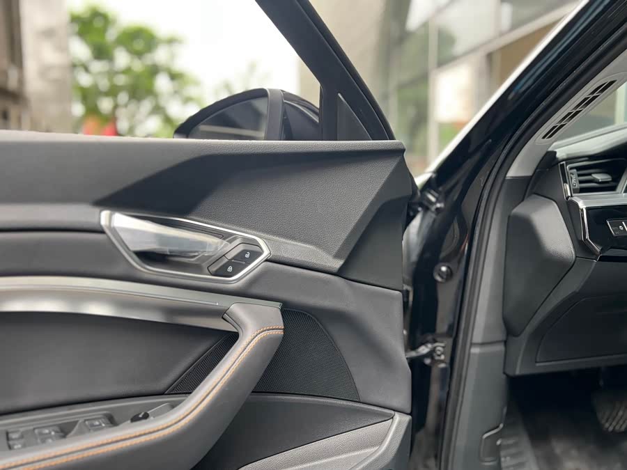 Audi e-tron 2024 #23 Audi e-tron 2024 car image #23