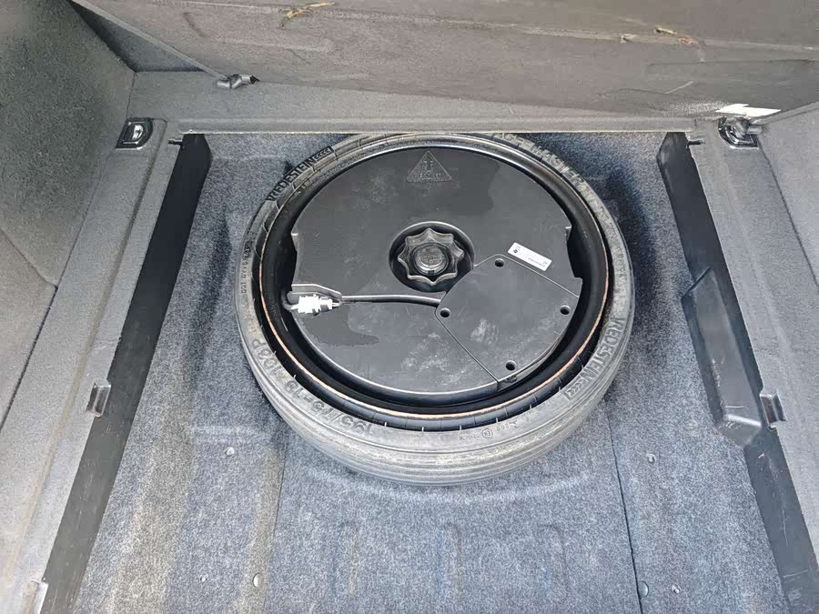 Audi Q5 2012 car image #23