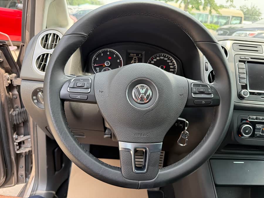 Volkswagen Golf (Imported) 2012 imagem de carro #23