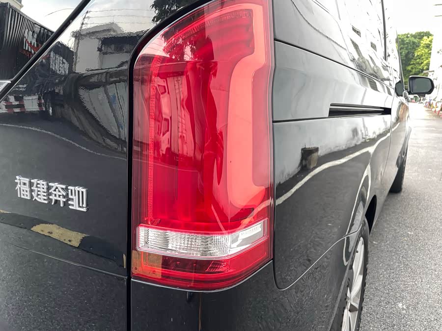 Mercedes-Benz V Class 2022 immagine di auto #23