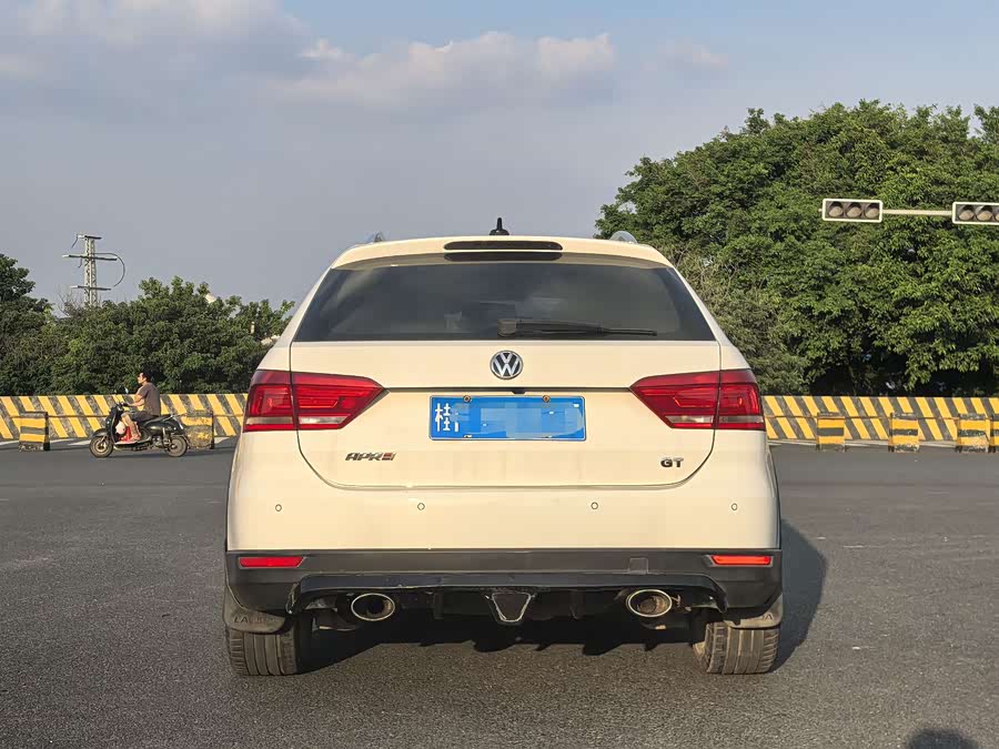 Volkswagen Cross Lavida 2014 immagine di auto #23