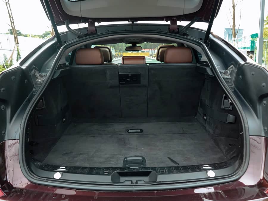 BMW 5 Series GT 2012 immagine di auto #23