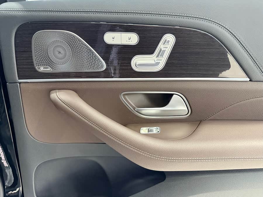 Mercedes-Benz GLS Class 2023 car image #23